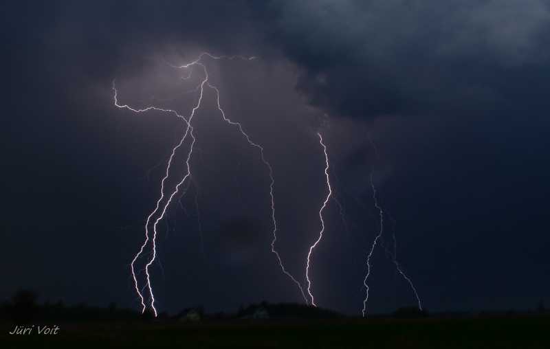 Lightningmaps. Гроза приближается. Гроза приближается фото.